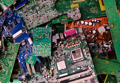 Recyclage de déchets électroniques : circuits imprimés